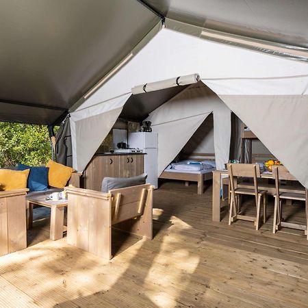 Easyatent Safari Tent Comfort Krk Krk Town Bilik gambar