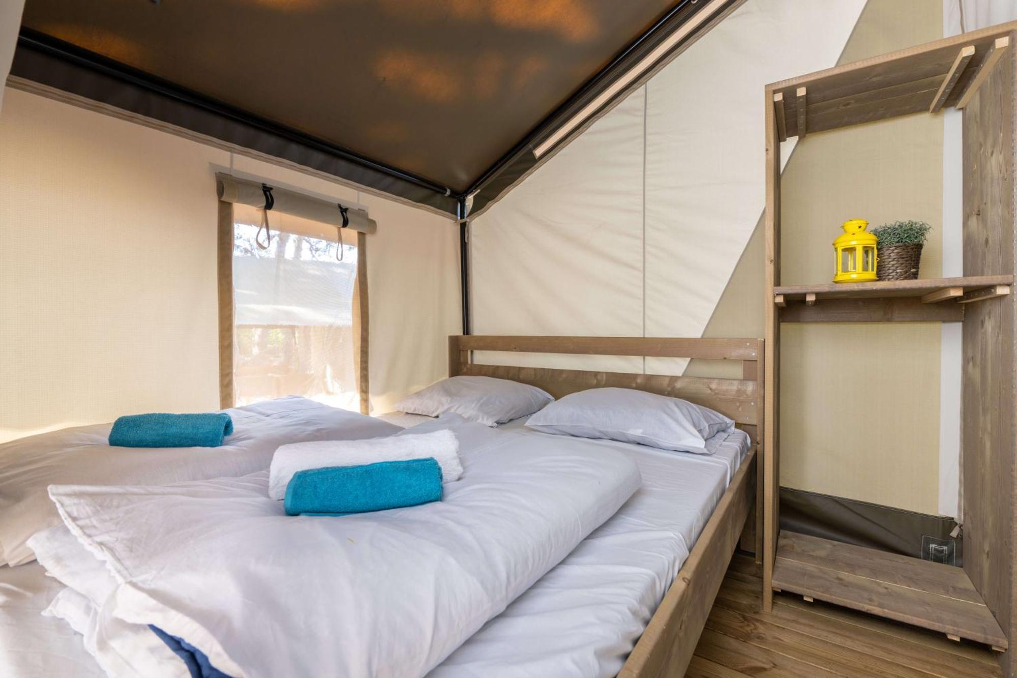 Easyatent Safari Tent Comfort Krk Krk Town Bilik gambar