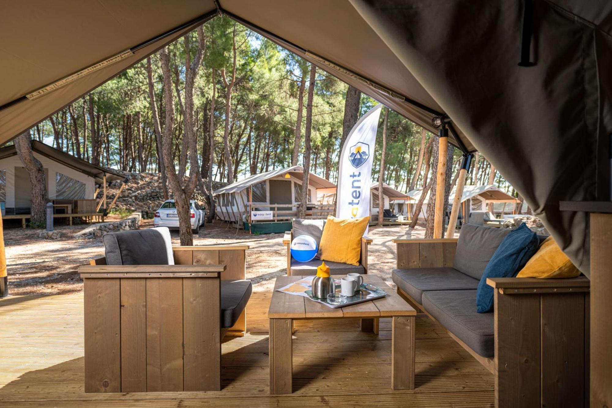 Easyatent Safari Tent Comfort Krk Krk Town Bilik gambar