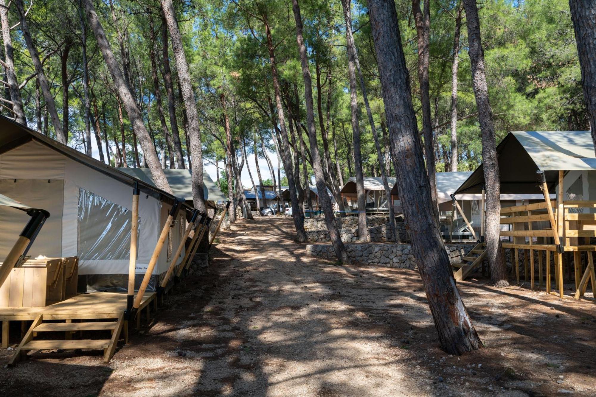 Easyatent Safari Tent Comfort Krk Krk Town Bilik gambar